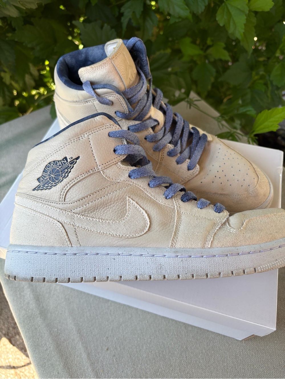Jordan 1 Mid Sand-drift